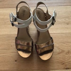 Mossimo Gold Wedges - size 9